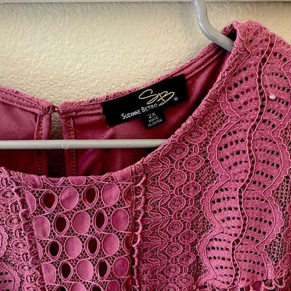 Beautiful top - Picture 3 of 3